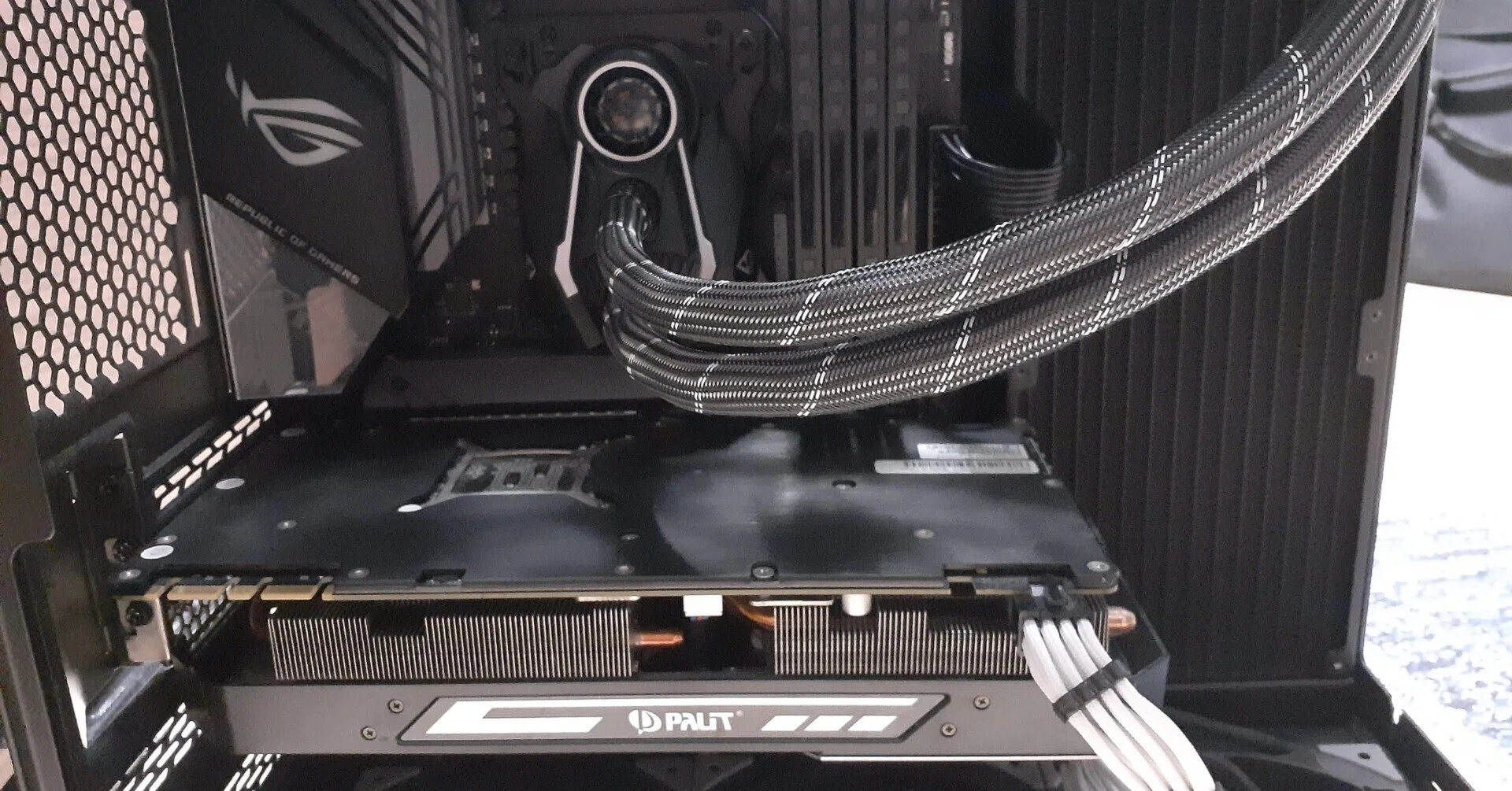 今使っている自作PCを雑に紹介する｜鈍ザンキ