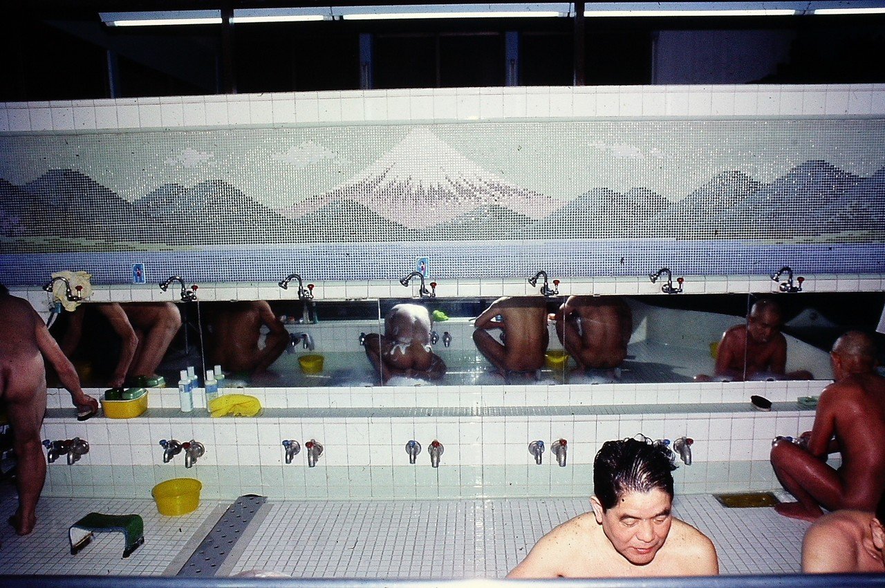 銭湯なつかしい 社交場の原点なのか いわゆる裸の付き合い 週刊誌の取材にて Umephoto Note