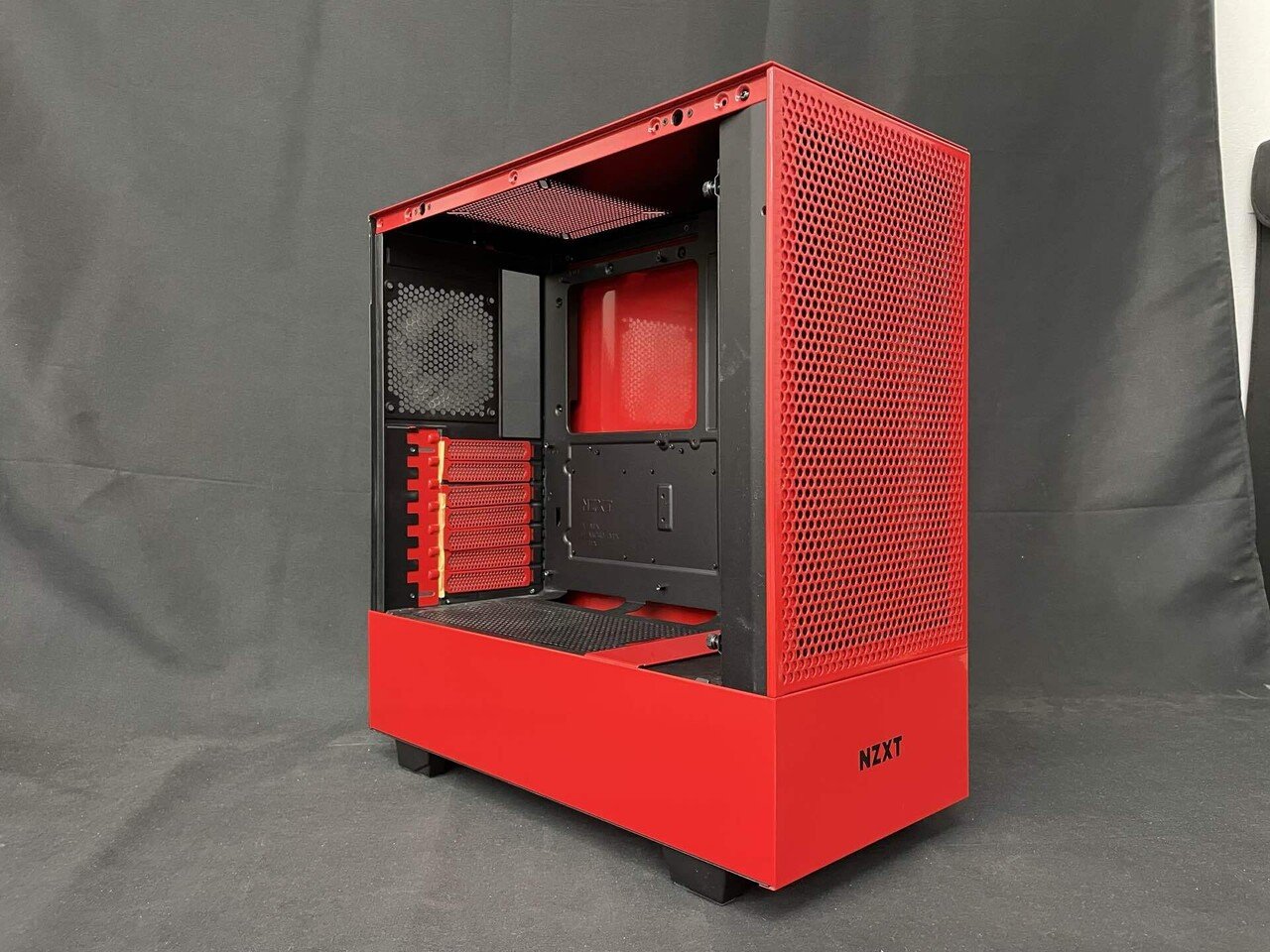 自作PC メタリックピンク ウレタン塗装ケース ASCII.jp：NZXT製PCケースがピンクのド派手仕様になって帰ってきた