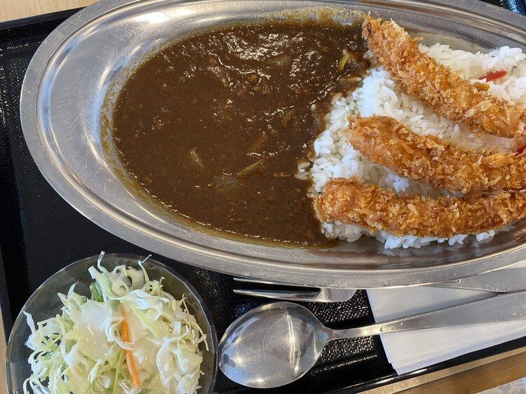 なるとのエビフライカレー