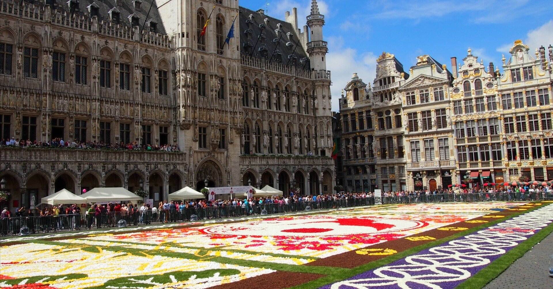 街が花で埋まる日 ブリュッセル Zak Note 街が花で埋まる日 ブリュッセル Zak Note