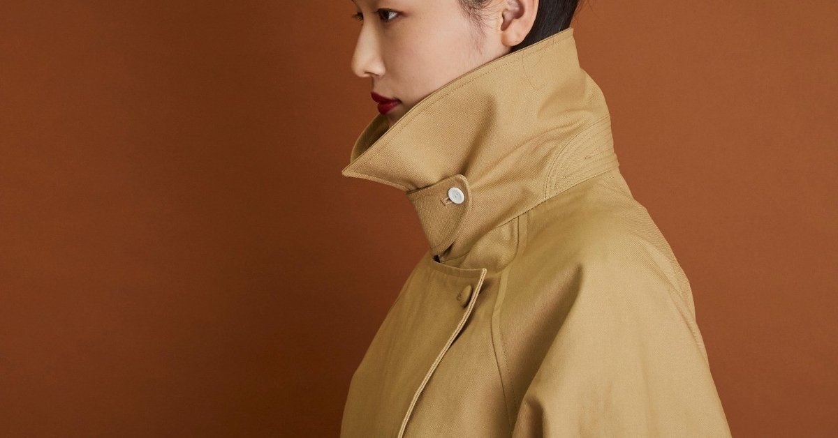 一輪挿しのようなトレンチコート｜マール・コウサカ（foufou） 