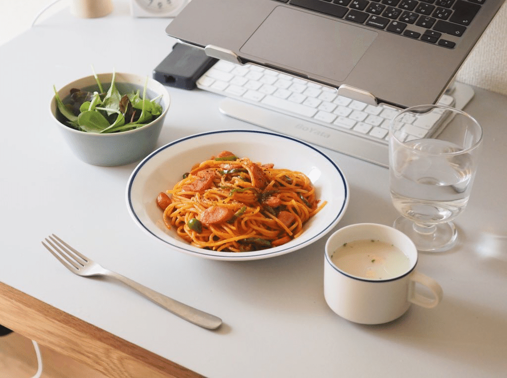 1人暮らし・たのしい食器コレクション｜mutsumi okazaki