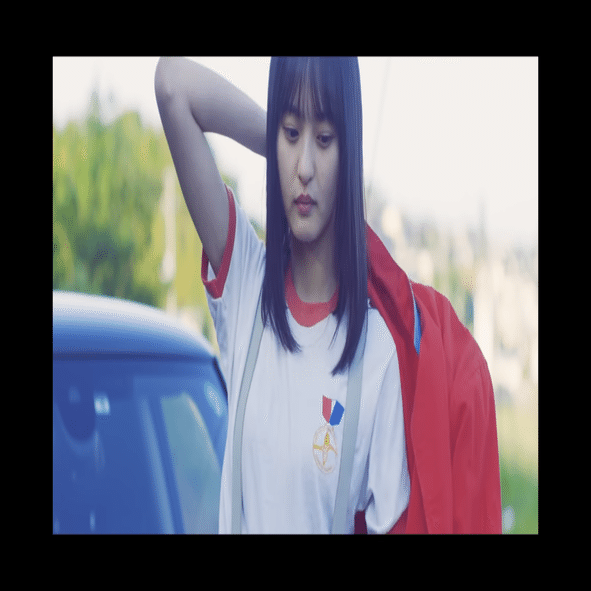 赤いジャケットに着換えること｜atsuki