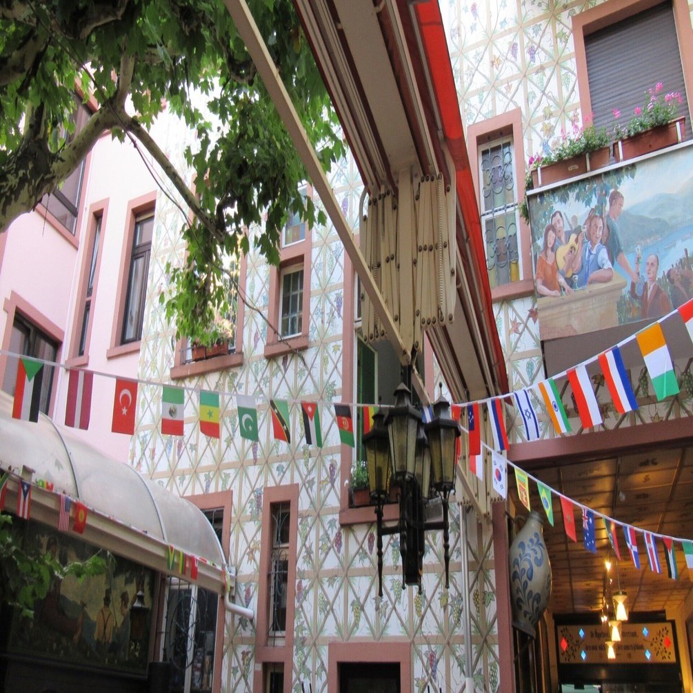 ドイツ フランクフルト 現地の方々とりんご酒の酒場へ 広澤佑妃 Note