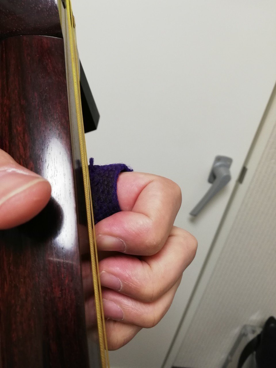 糸を押さえる 津軽三味線奏者 山影匡瑠 やまかげまさる Note 糸を押さえる 津軽三味線奏者 山影匡瑠 やまかげまさる Note