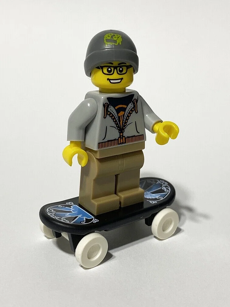 I tried making weird characters by swapping LEGO minifigure parts｜ソエジマ ...