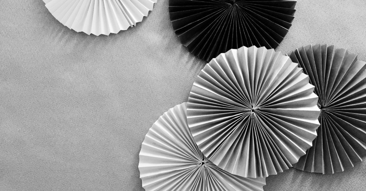 服を白黒にしたら毎朝ラクになった話 ろこ Note 服を白黒にしたら毎朝ラクになった話 ろこ Note