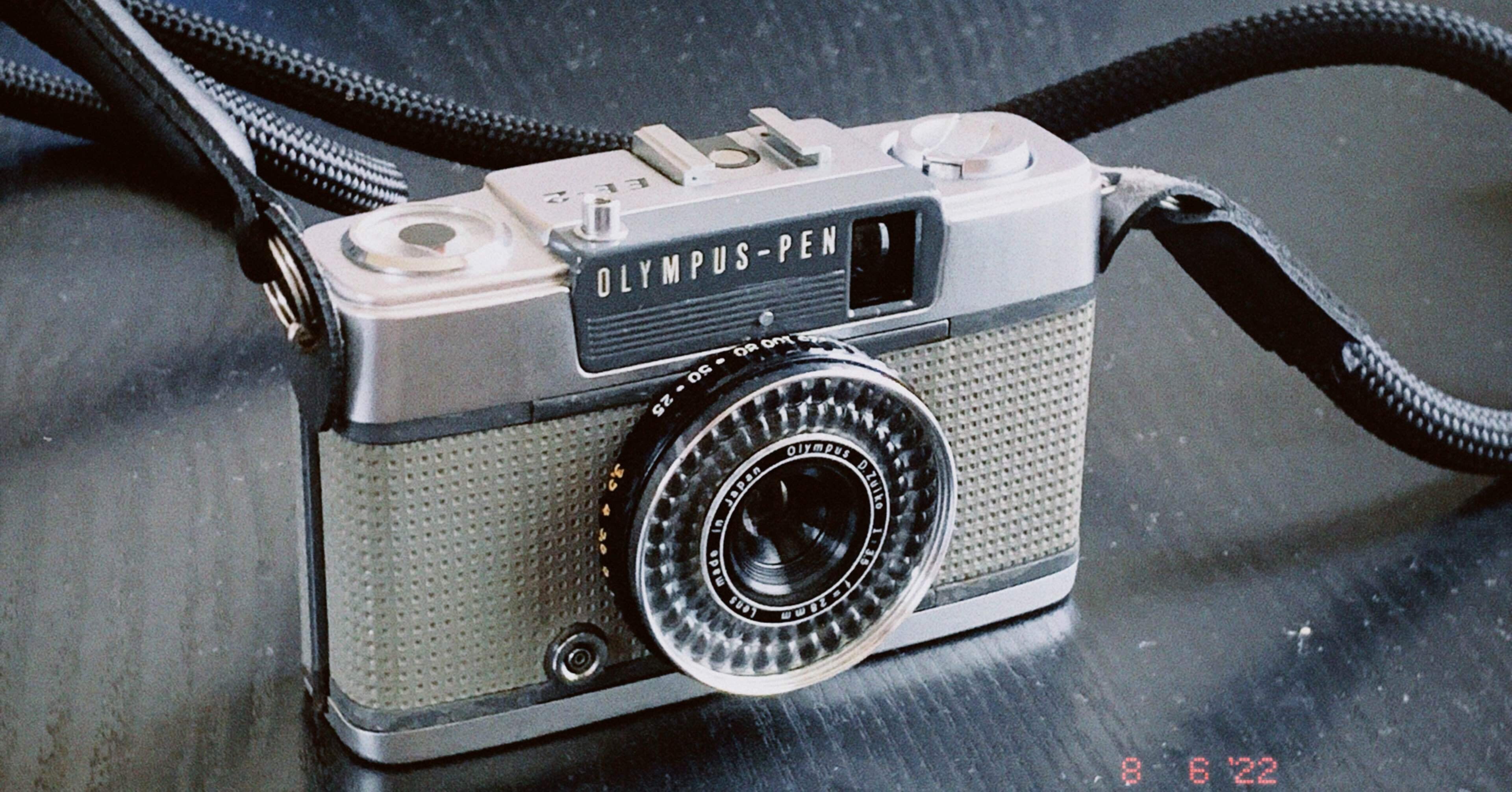 Kodak H35が欲しくてハーフカメラ調べてたら、なぜかOLYMPUS EE2に