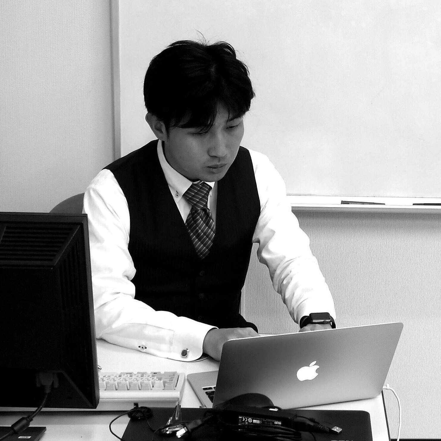 うめもと　ゆうじ