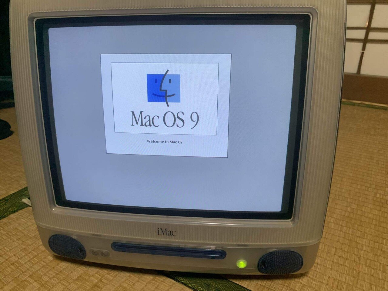 iMac G3 普通に動きますが古いのでジャンク扱い iMac G3 普通に動きますが古いのでジャンク扱い
