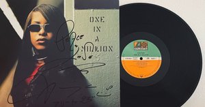 レコード　Aaliyah best アリーヤ　オリジナル アリーヤ のベストアルバム『ULTIMATE AALIYAH』のレコードが