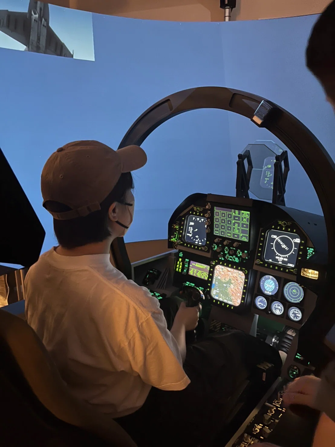 トップガン マーヴェリック』を見てF-18の操縦シミュレーション体験に