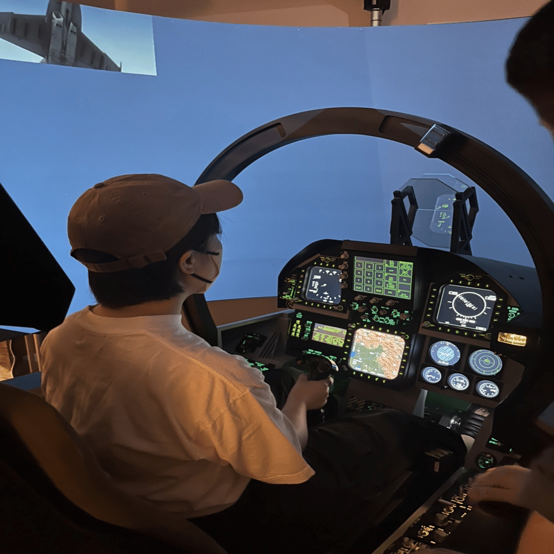 トップガン マーヴェリック』を見てF-18の操縦シミュレーション体験に