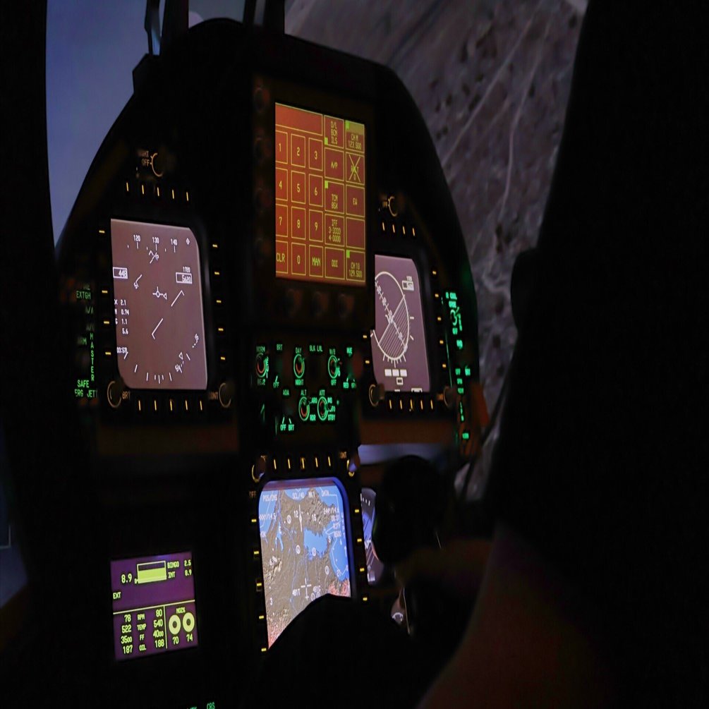 トップガン マーヴェリック』を見てF-18の操縦シミュレーション体験に