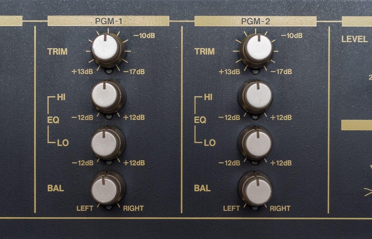 YAMAHA EM-300 ミキサー AMPLIFIER アンプ YAMAHA EM-300 ミキサー AMPLIFIER アンプ
