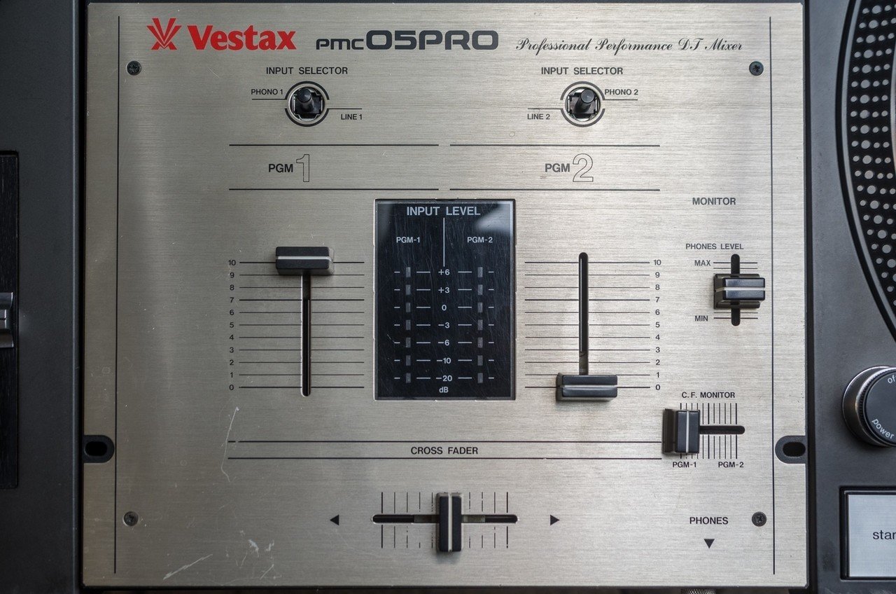 Vestax PMC-17A 3-Channel Analog DJ Mixer with AC Power