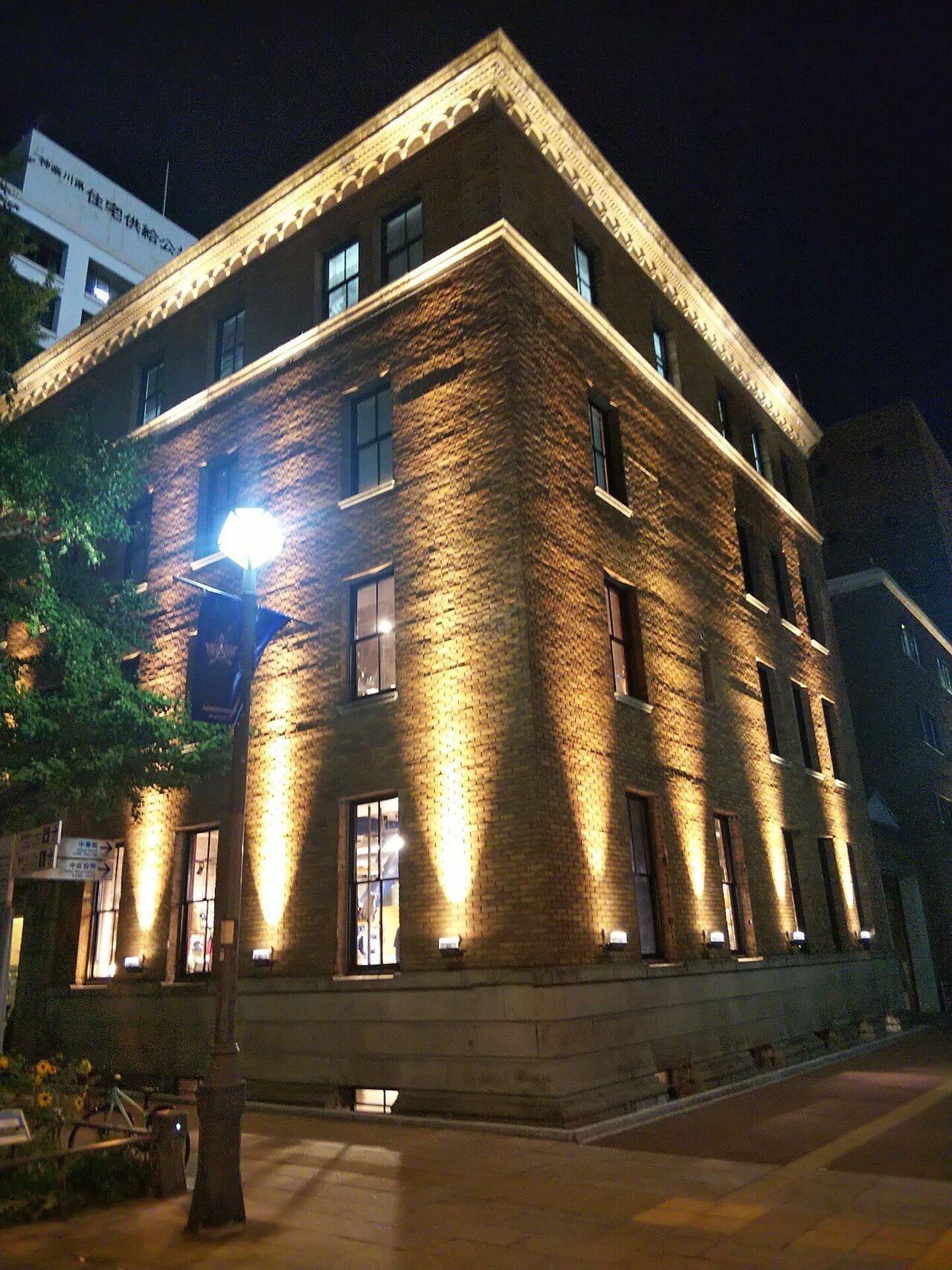 洋館グルメ】旧関東財務局横浜財務事務所[&9]（横浜市中区）｜べるつく