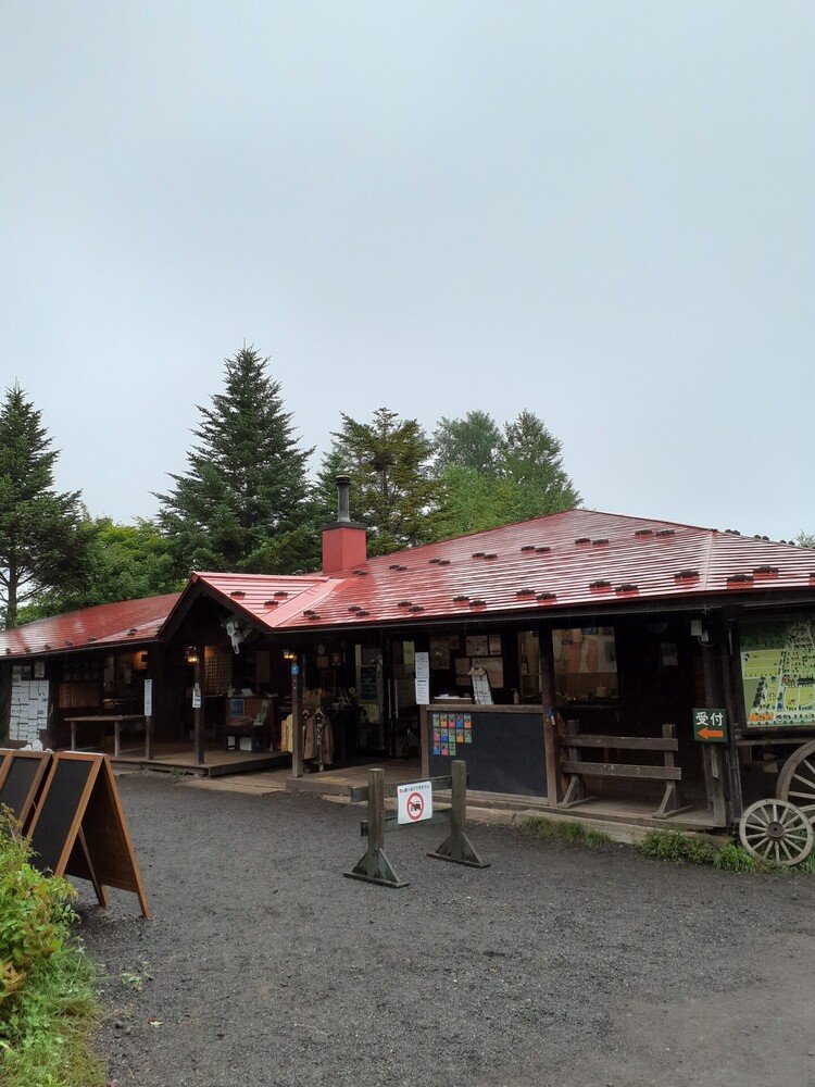 現在も少し雨がパラついています！