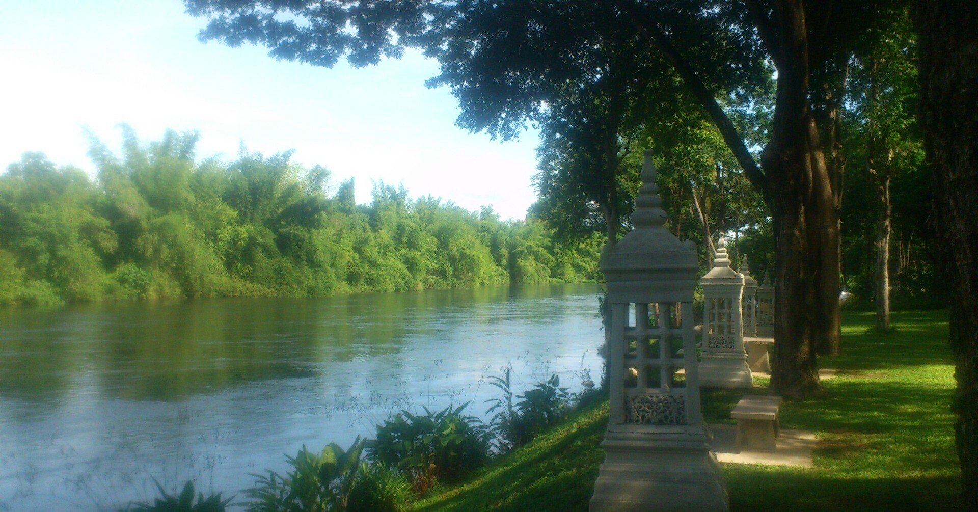 東南アジアの風景 228 タイ 社員旅行 カンチャナブリーで筏下り Katy Note 東南アジアの風景 228 タイ 社員旅行 カンチャナブリーで筏下り Katy Note