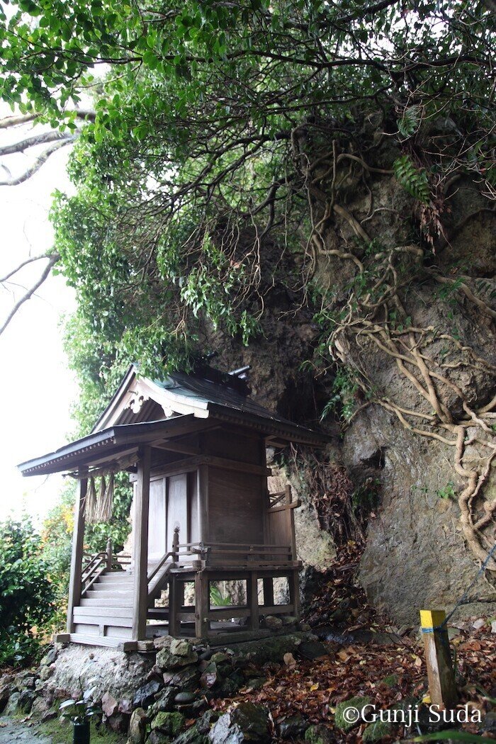 3 荒雄神社（隠岐島町）