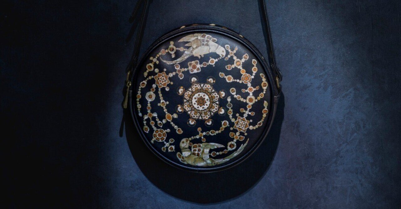 聖武天皇遺愛の宝物が収められた正倉院の扉が今年も開く……螺鈿紫檀阮咸