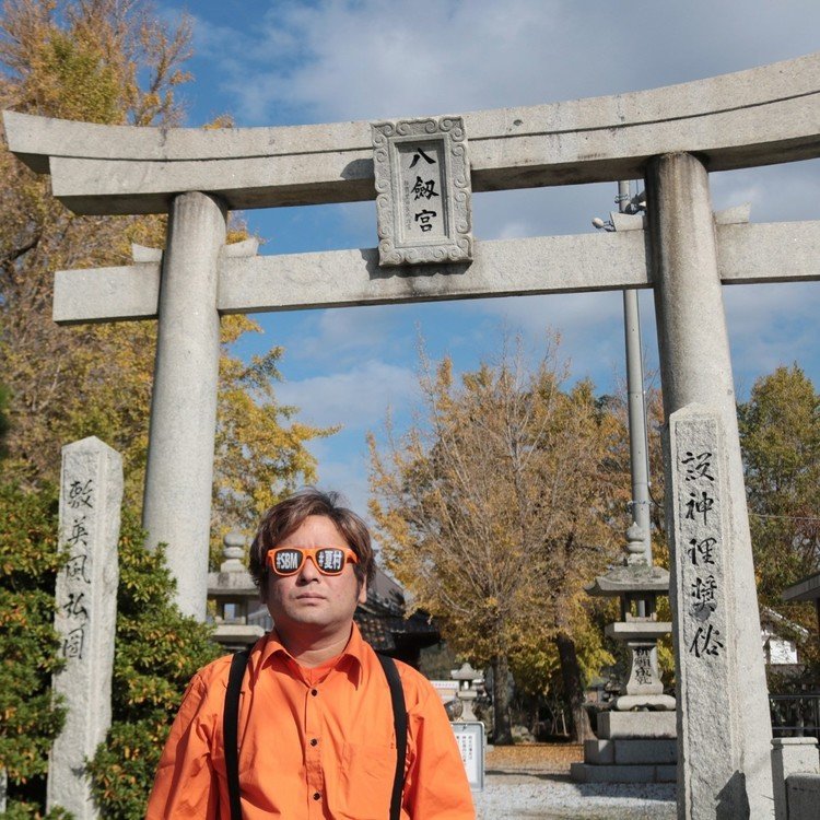 今回は、立屋敷八劔神社です。
八劔神社は福岡県遠賀郡水巻町立屋敷地区にある神社です。
こちらの八劔神社は全国に数ある八剣神社の中でも日本武尊と砧姫との特別な伝説が残っている神社です。