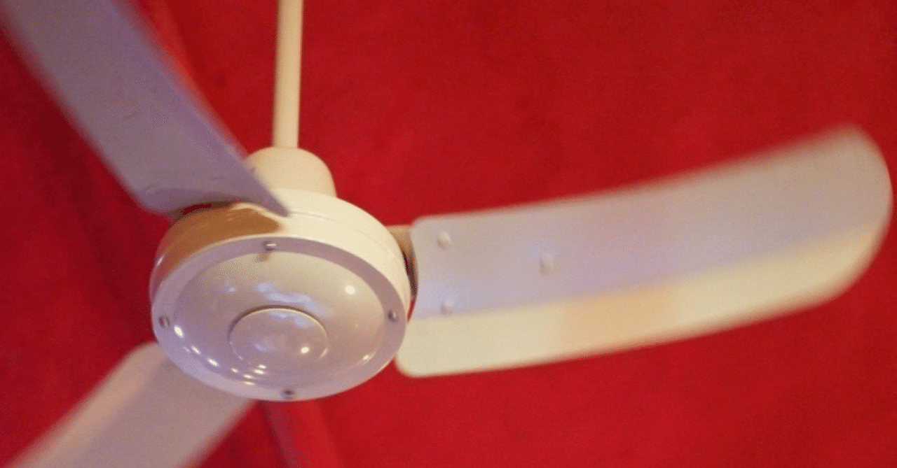 吹き抜けにシーリングファン。でも効果がいまいち。そんな時は