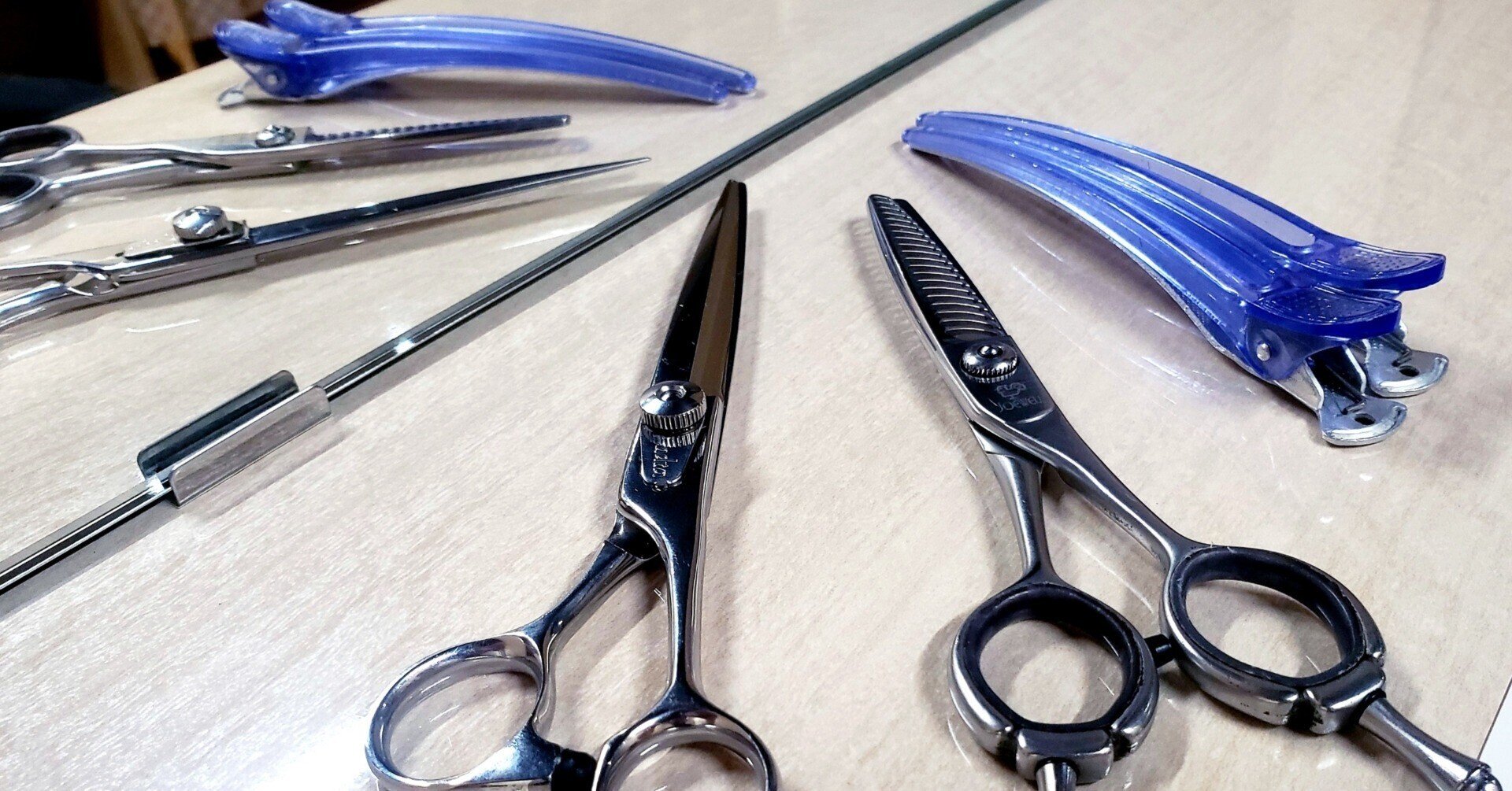 髪型で束感は大切 仙台 床屋 個室 メンズカット ヘアカット お顔剃り シェービング マンツーマン理容室 ツーブロック フェード マッシュ 新理容一胤 Note 髪型で束感は大切 仙台 床屋 個室 メンズカット ヘアカット お顔剃り シェービング マンツーマン理容室 ツーブロック フェード マッシュ 新理容一胤 Note