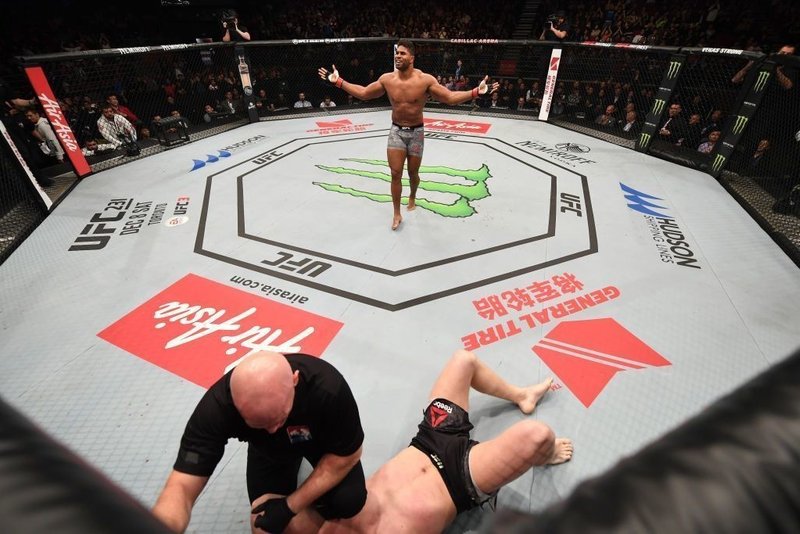 Ufc ガヌーが完全復活 ブレイズを45秒ko アリスター もtko勝利 近藤朱里は中国のシャオナンに判定負け ジェシカ アギラーに一本勝ちのジャン ウェイリーは18連勝に 11月24日 土 Ufcフ ゴング格闘技 Note