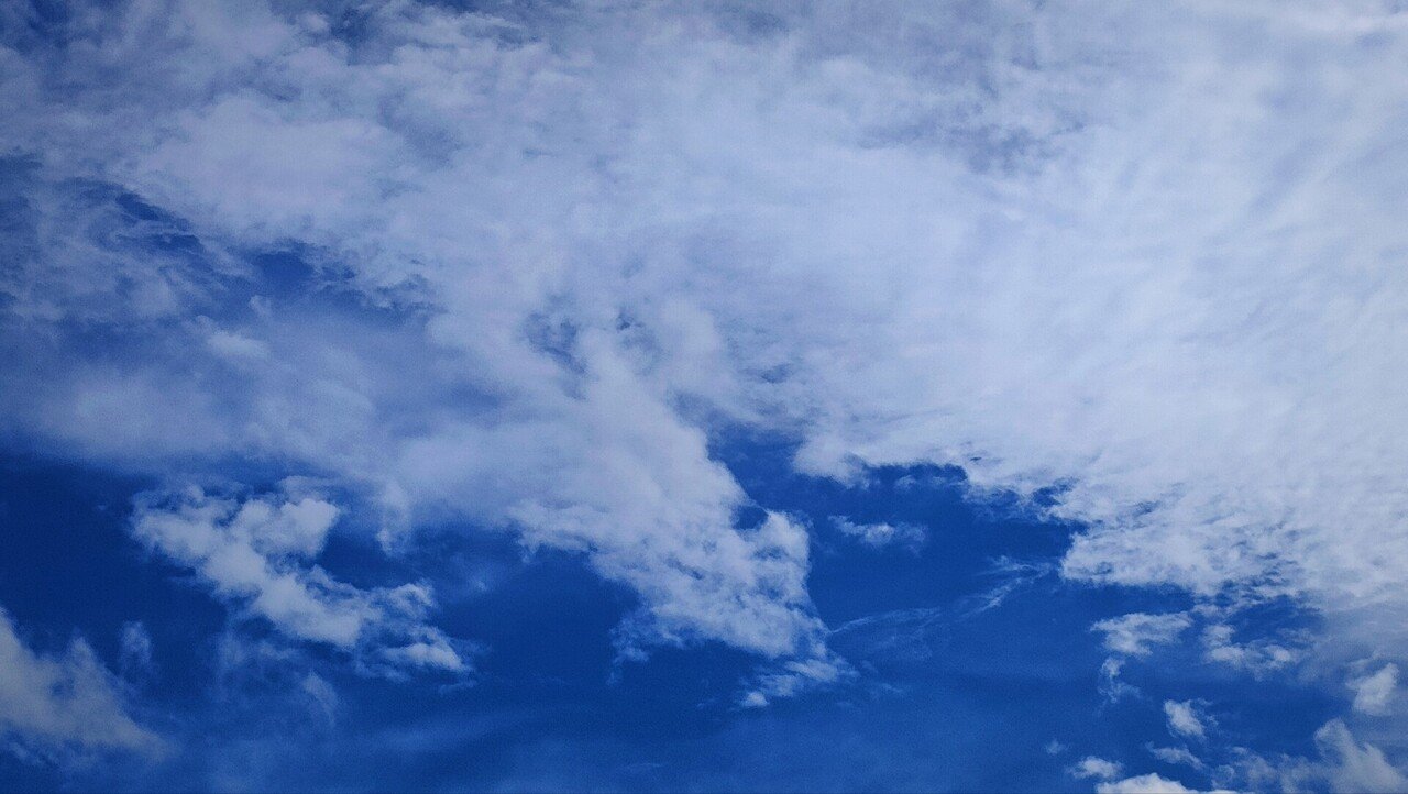 龍雲を見る機会が増えた 龍雲なんて気のせいなのかな って 考えてたら 龍神様が 雲で現れて 馬鹿者 その気のせいを大事にせんかい って怒られた 元気 病気 勇気 気がある 気になる 気は 西山拓哉 Note