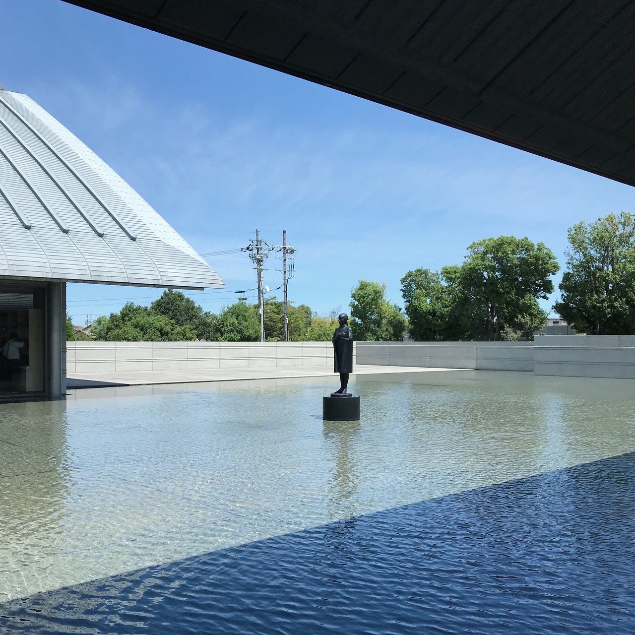 水面に浮かぶ琵琶湖の美術館｜すみた たかひろ