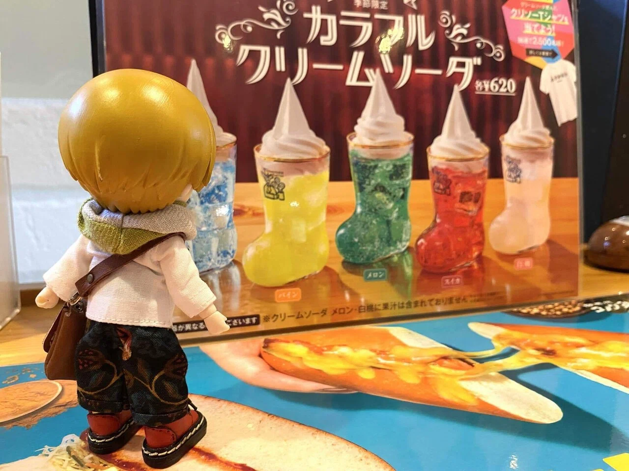 推し色クリームソーダを求めて inコメダ珈琲店｜もちもち