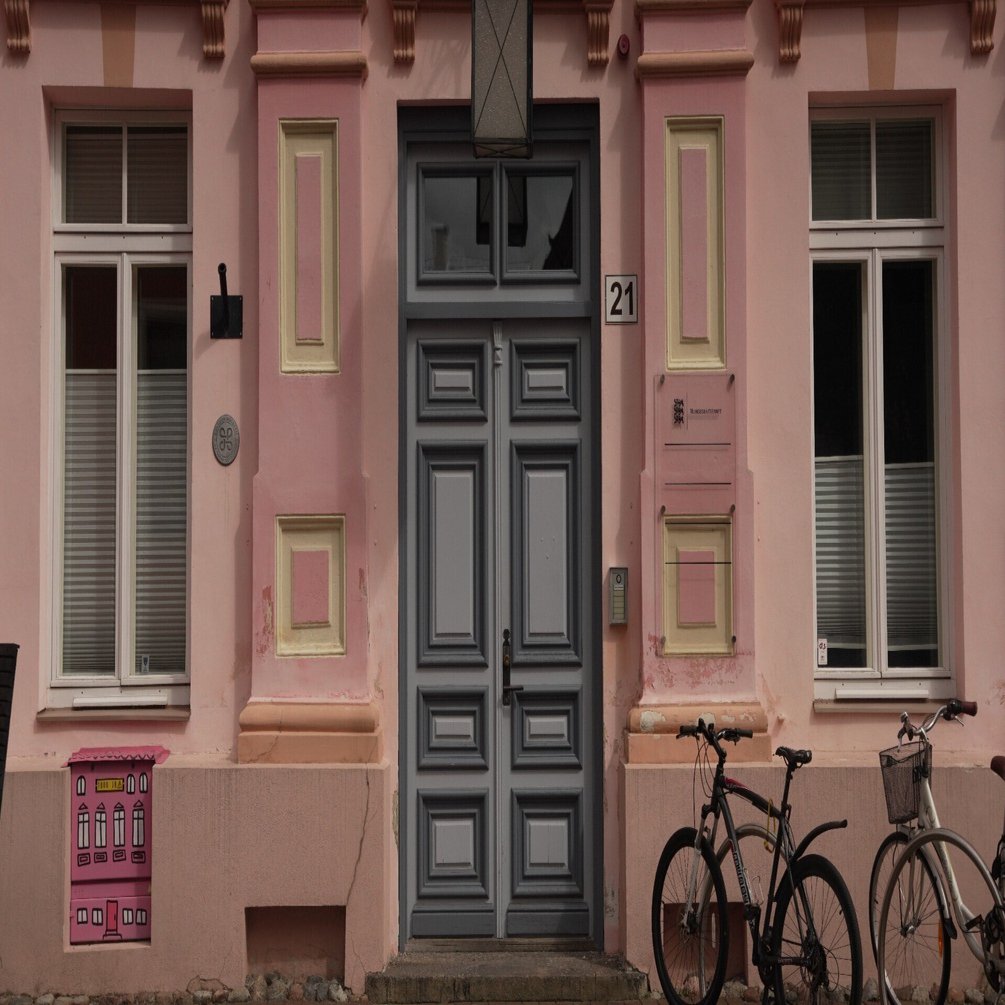 エストニアの可愛いドアたち Maruko Note