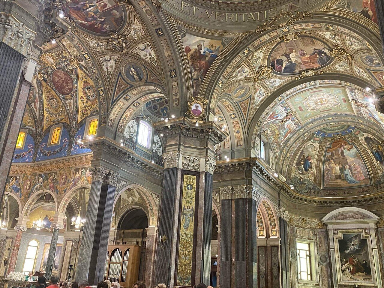 観光の現地で買って来たポンペイの遺跡の本２冊 ポンペイ遺跡図録2冊セット 禁じられたポンペイ・今日と2000年前