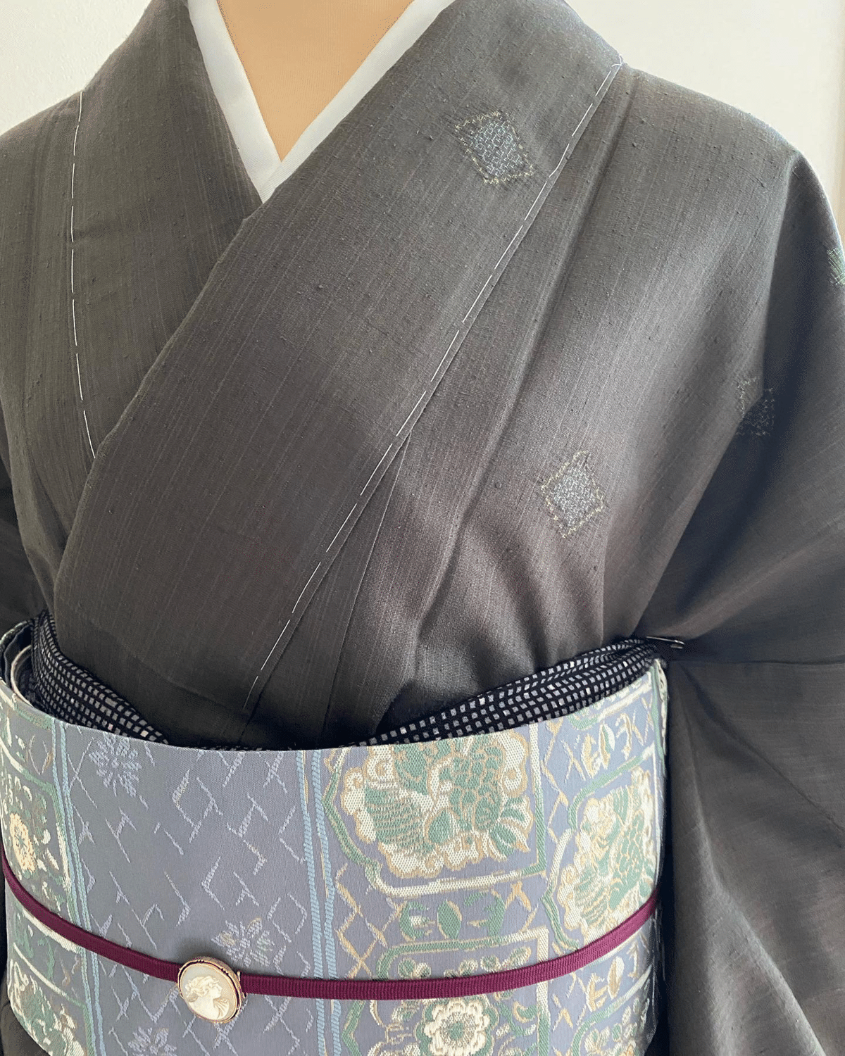 グレーに飛び柄紬｜夢吉きもの