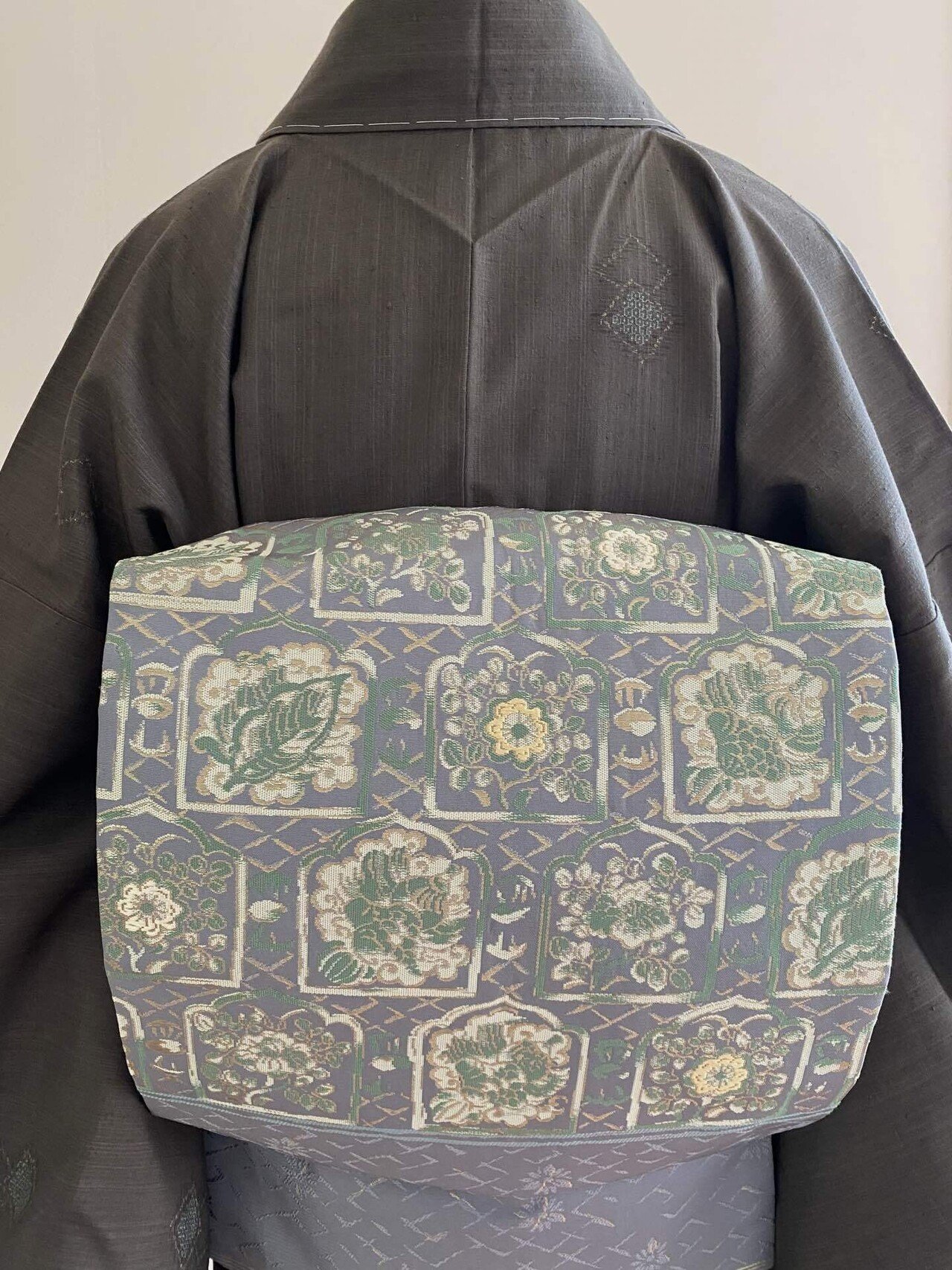 グレーに飛び柄紬｜夢吉きもの