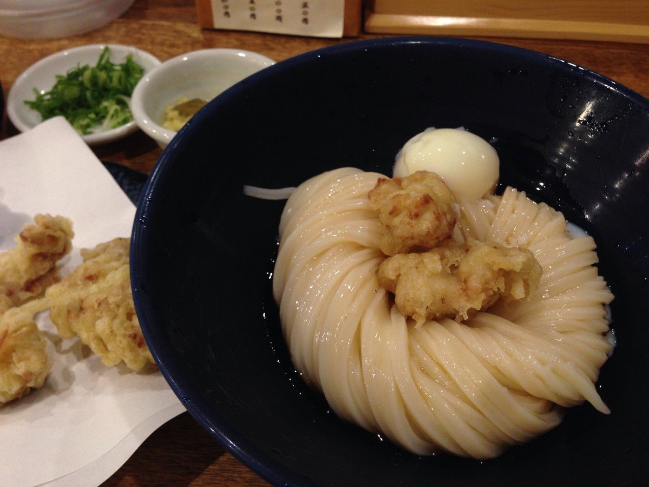 今日の夕飯 新宿にある美味しいうどん屋 慎 かつてオモロー山下 えー 世界のナベアツの相方 元ジャリズムの山下が修行してたお店 めちゃくちゃおすすめですけども 席数が少ないのであまり知られたくないお店な スキャット後藤 フリーランス作曲家 Note 今日の夕飯 新宿にある美味しいうどん屋 慎 かつてオモロー山下 えー 世界のナベアツの相方 元ジャリズムの山下が修行してたお店 めちゃくちゃおすすめですけども 席数が少ないのであまり知られたくないお店な スキャット後藤 フリーランス作曲家 Note