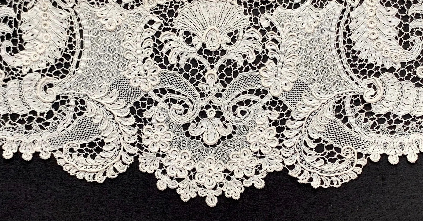 私の【 目利き論 】 ー アンティークレース ー｜lace_enchanted_stitches