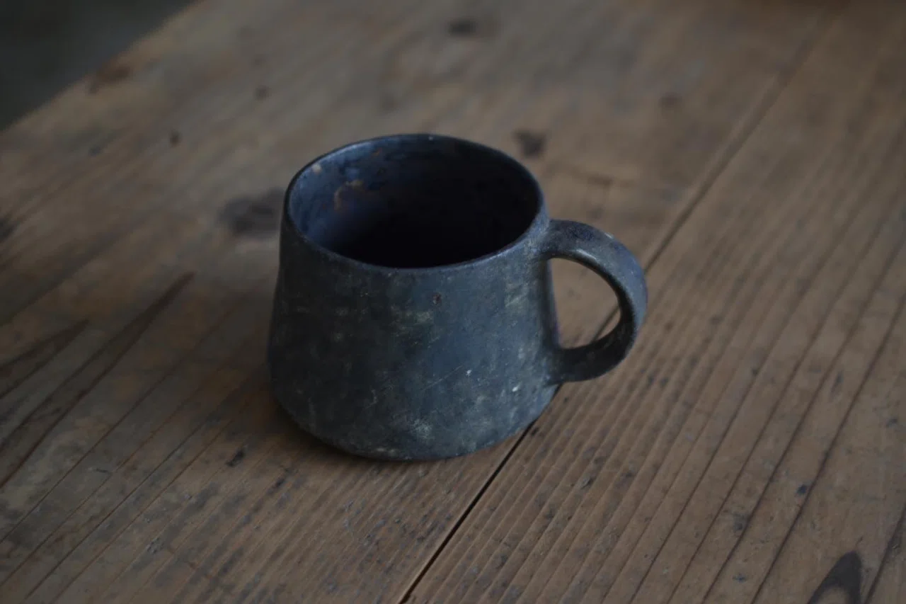 儚げで美しい水谷智美さんの器たち｜廻り道 峯山 まりな