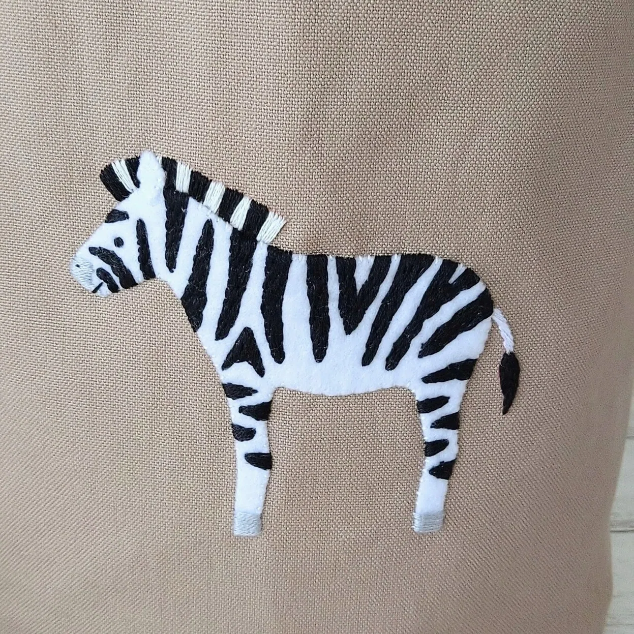 Apostrophe+s アトリエ日記4 シマウマのアップリケ刺繍製作 