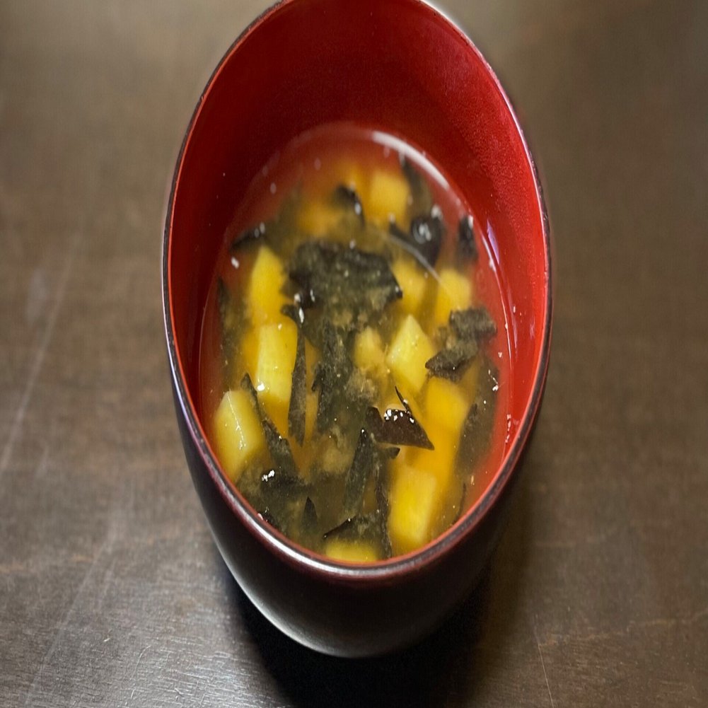 おうち定食 177 さつまいもとアラメのお味噌汁 ひらさわあけみ Note