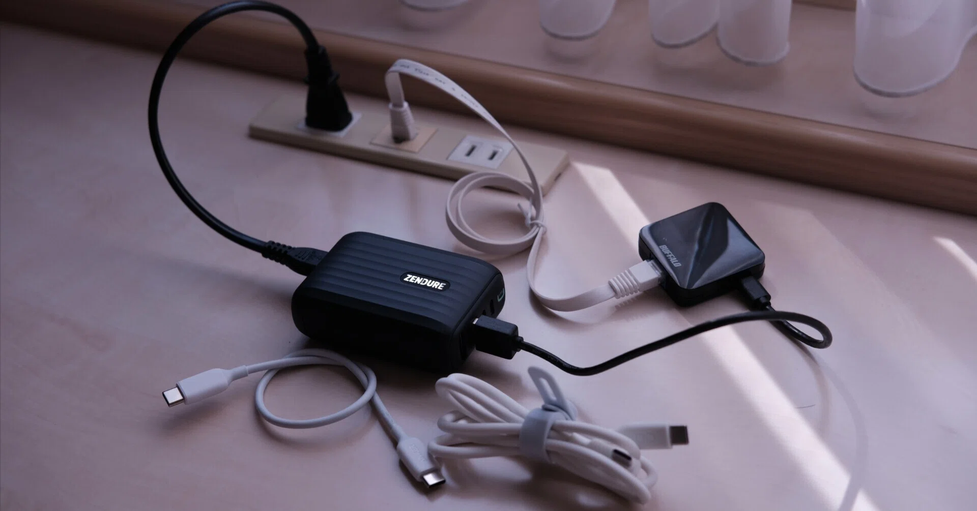 ガジェット好きソーシャルワーカーの出張先での充電まわり｜鬼頭史樹
