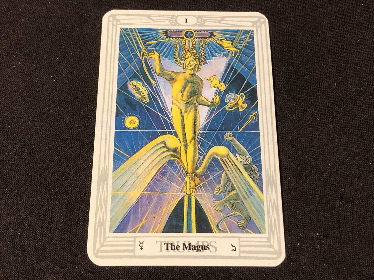 魔術師のトート・タロット 魔術師のトート・タロット 新体系本格完全解説 | レオン・サリラ