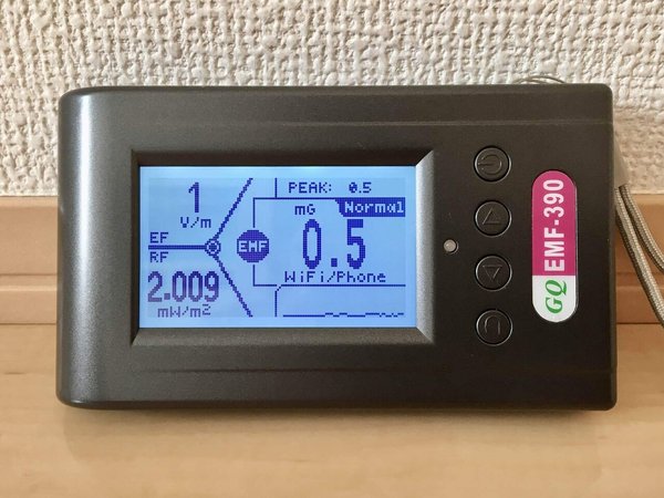 GQ EMF-390 電磁波測定器