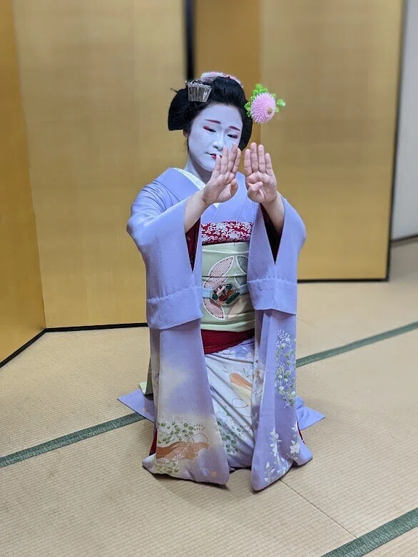 日記：舞妓さんの踊りを見て～｜海外展開 PaletteJapan 太田智子