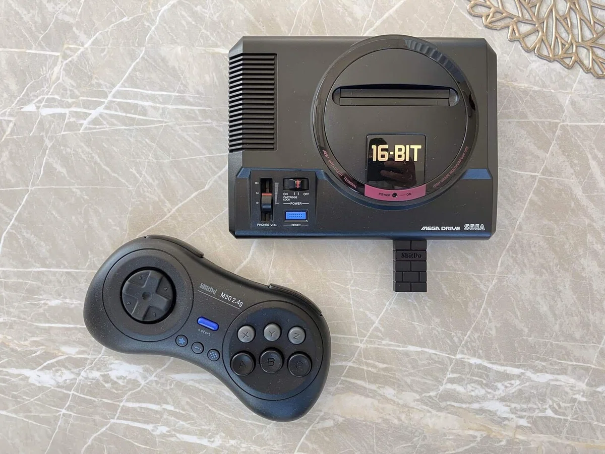 メガドライブミニ対応のワイヤレスコントローラ 8bitdo M30 2.4g が 