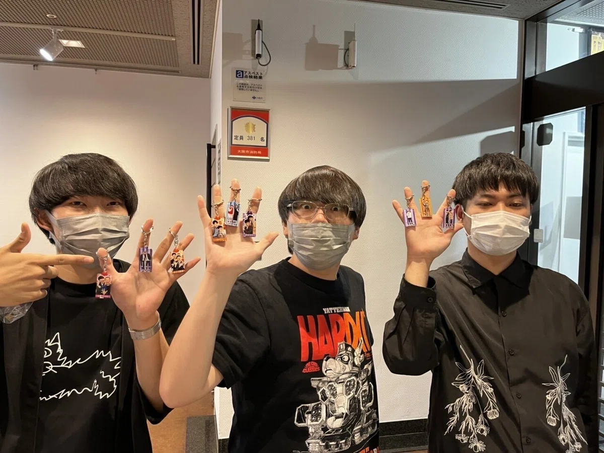 みんなで引こう！マンゲキクリアキーホルダー！」｜よしもと漫才劇場