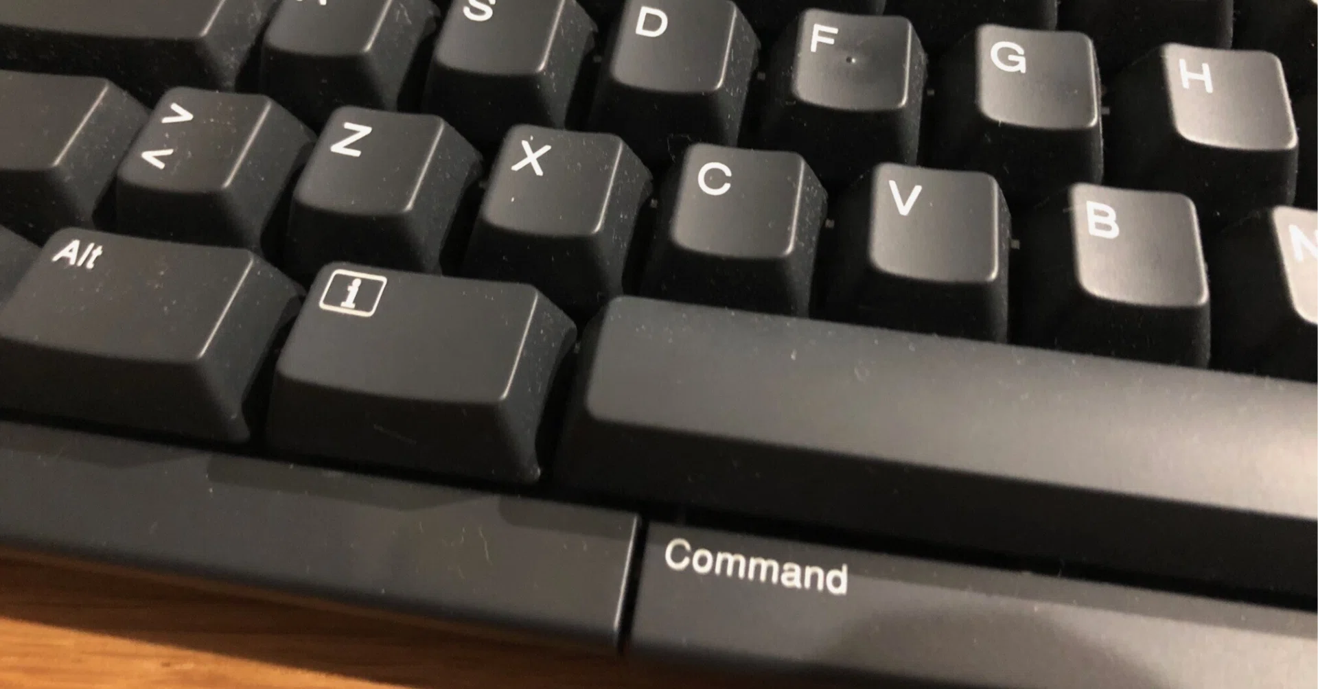 Apple純正キーボードマニア？！｜アラン藤島