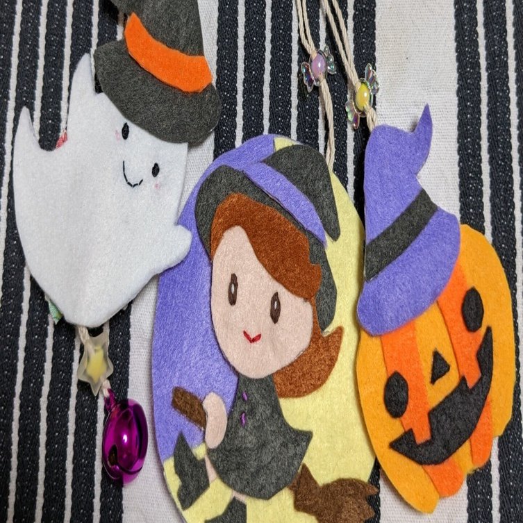 ハロウィン 10月吊るし飾り完成｜める
